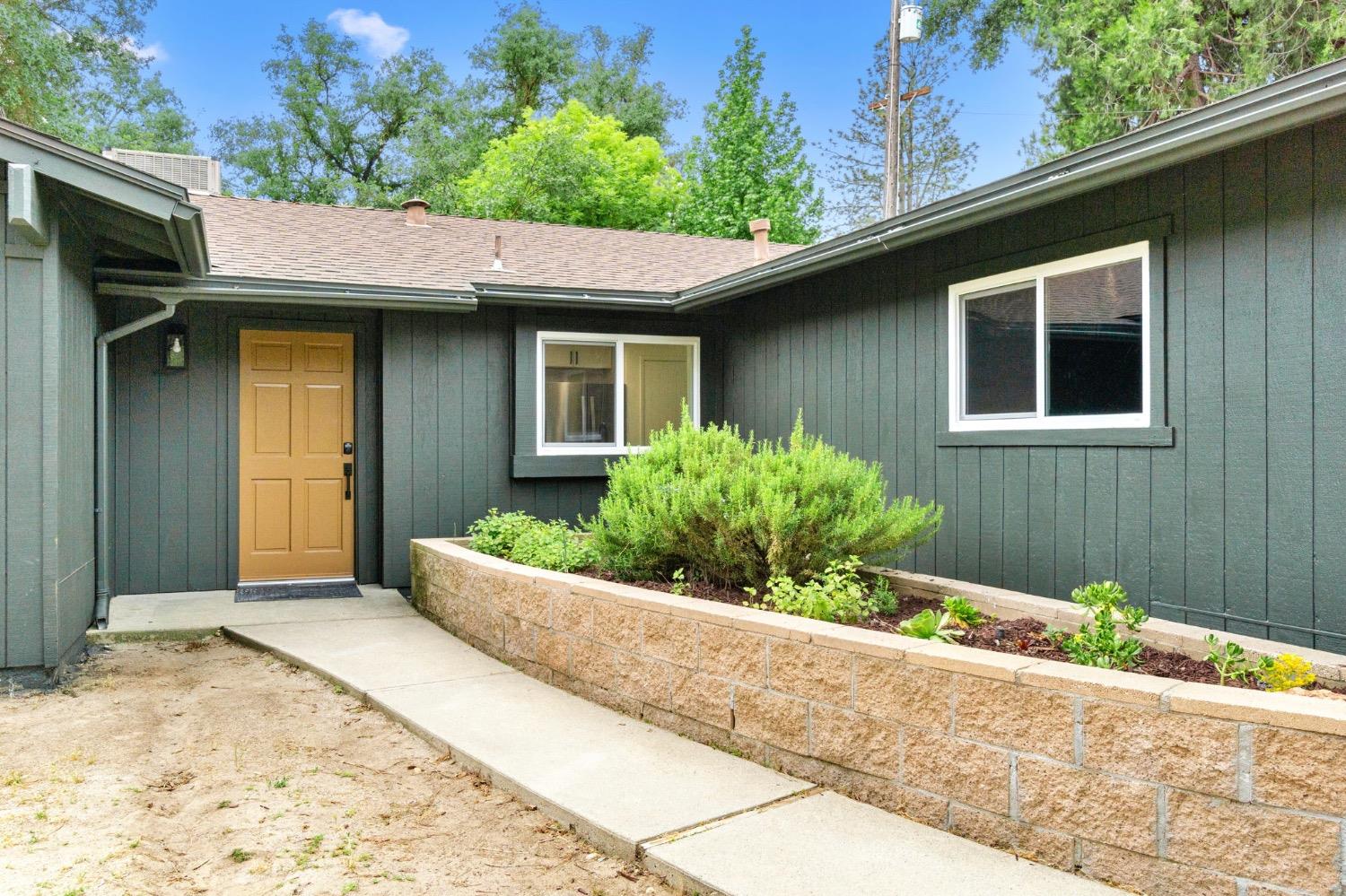 49702 High School Road Oakhurst, CA 93644 - Photo 3 of 31 Gallery Image 3