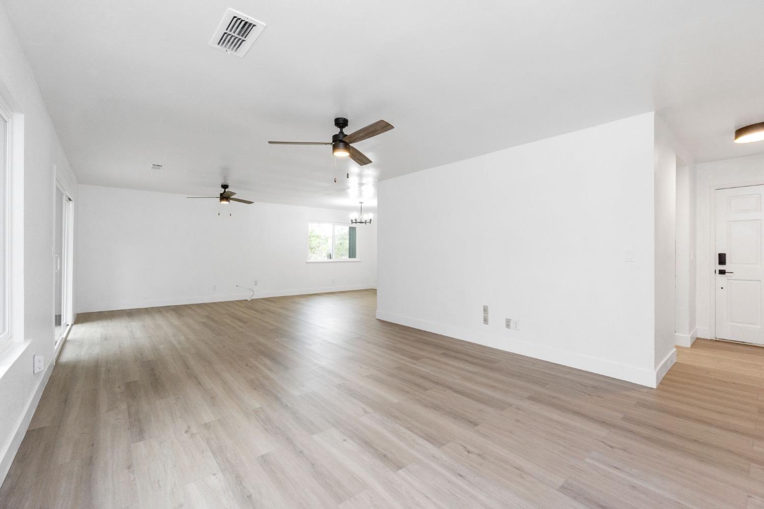 49702 High School Road Oakhurst, CA 93644 - Photo 5 of 31 Gallery Image 5