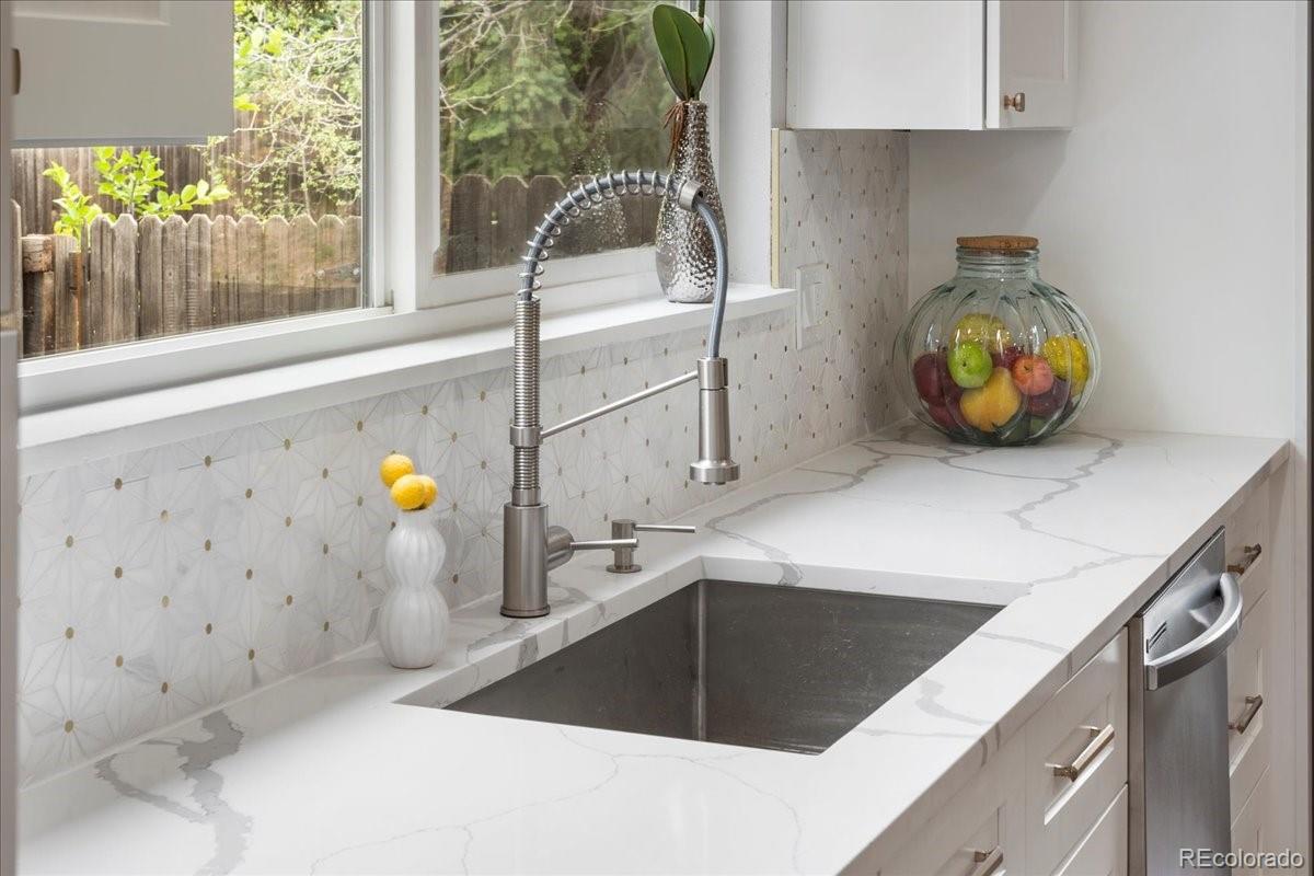 7844 Everett Way Arvada, CO 80005 - Photo 7 of 39