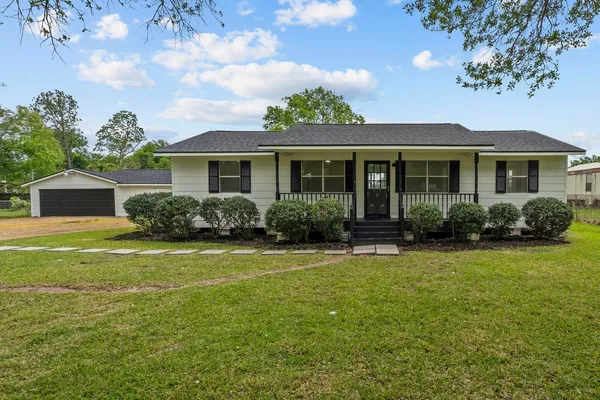 $249,999 | 19139 County Road 927A, Alvin, TX 77511