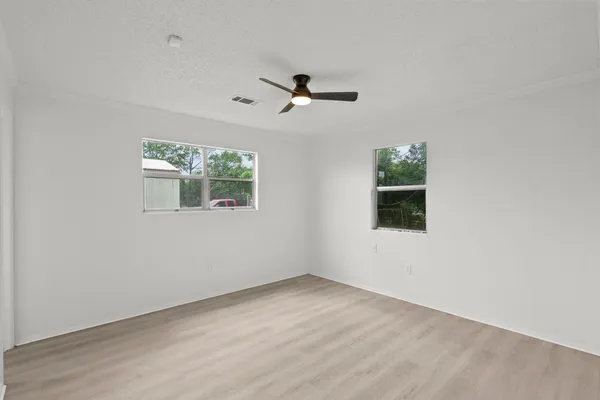$249,999 | 19139 County Road 927A, Alvin, TX 77511