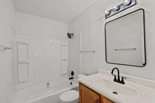 $249,999 | 19139 County Road 927A, Alvin, TX 77511