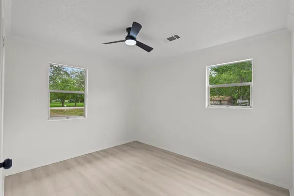 $249,999 | 19139 County Road 927A, Alvin, TX 77511