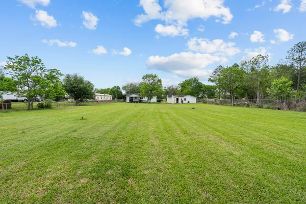 $249,999 | 19139 County Road 927A, Alvin, TX 77511