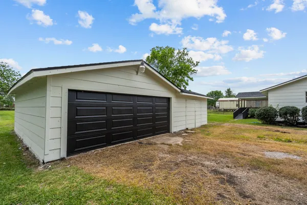 $249,999 | 19139 County Road 927A, Alvin, TX 77511