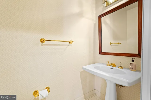 a view of a house with a tree