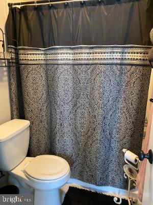 122 Washington Road Edgewater, MD 21037 - Photo 14 of 26 bath