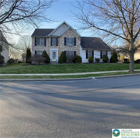 $679,900 | 2301 Goldenrod Drive, Lower Macungie Township, PA 18062