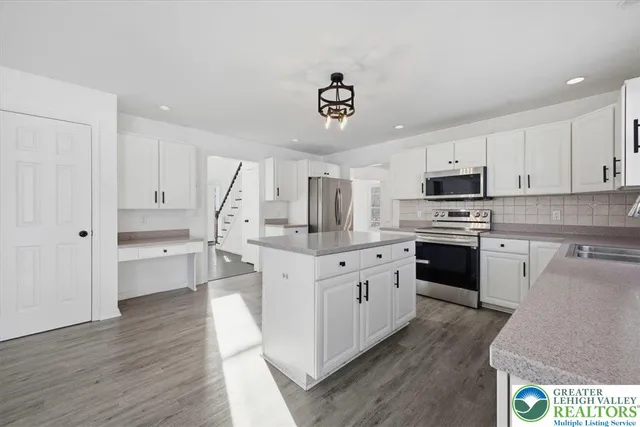 $679,900 | 2301 Goldenrod Drive, Lower Macungie Township, PA 18062