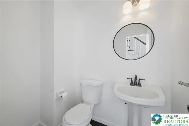 $679,900 | 2301 Goldenrod Drive, Lower Macungie Township, PA 18062