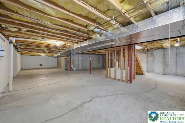 $679,900 | 2301 Goldenrod Drive, Lower Macungie Township, PA 18062