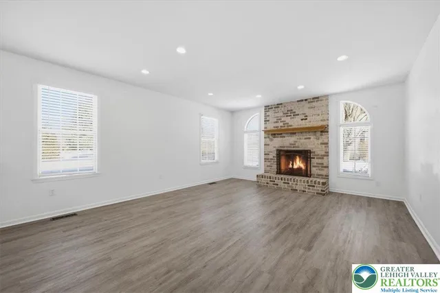 $679,900 | 2301 Goldenrod Drive, Lower Macungie Township, PA 18062