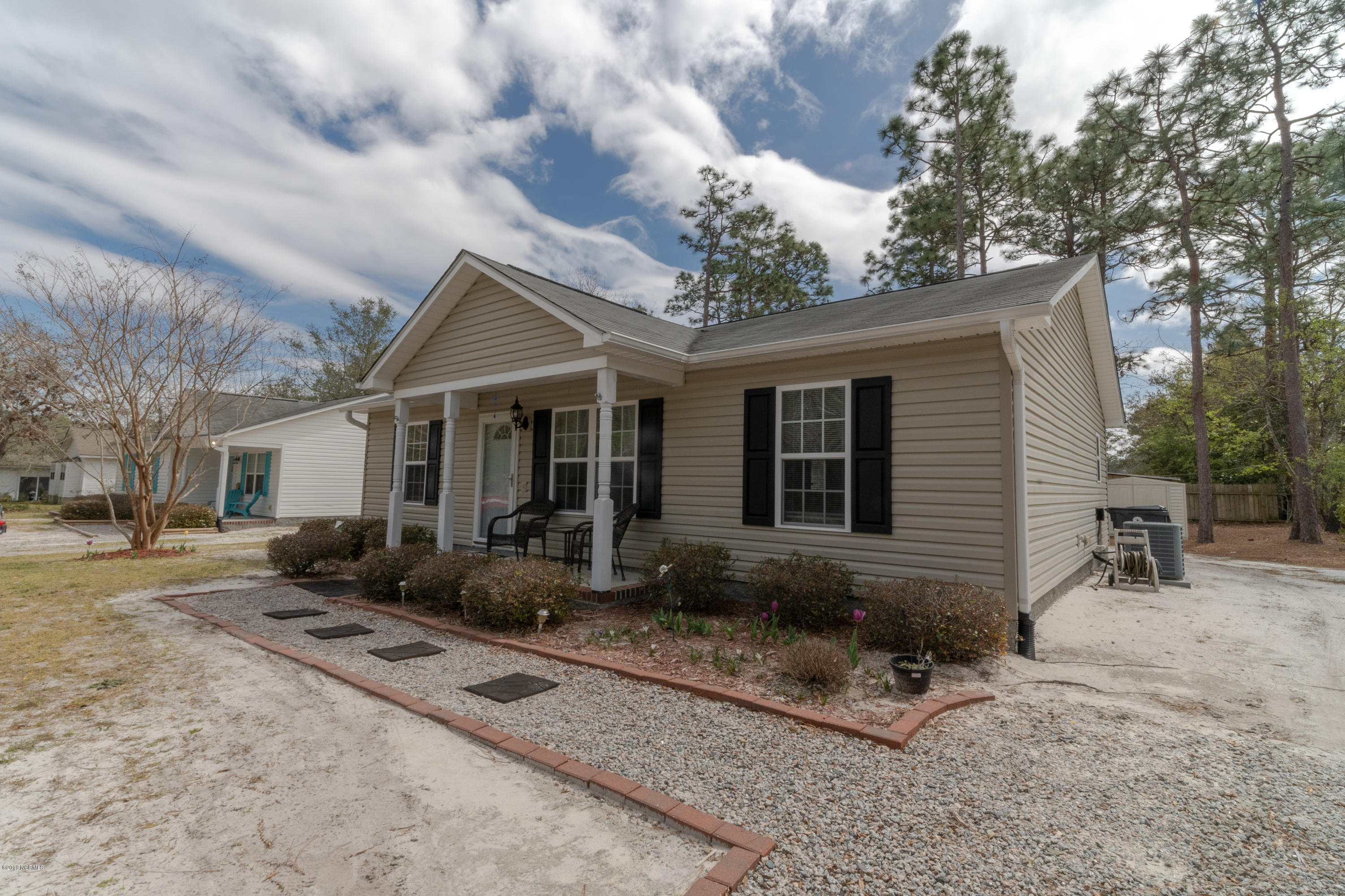 1002 Greenview Road Southport, NC 28461 - Photo 3 of 17 10120 Greenview-3