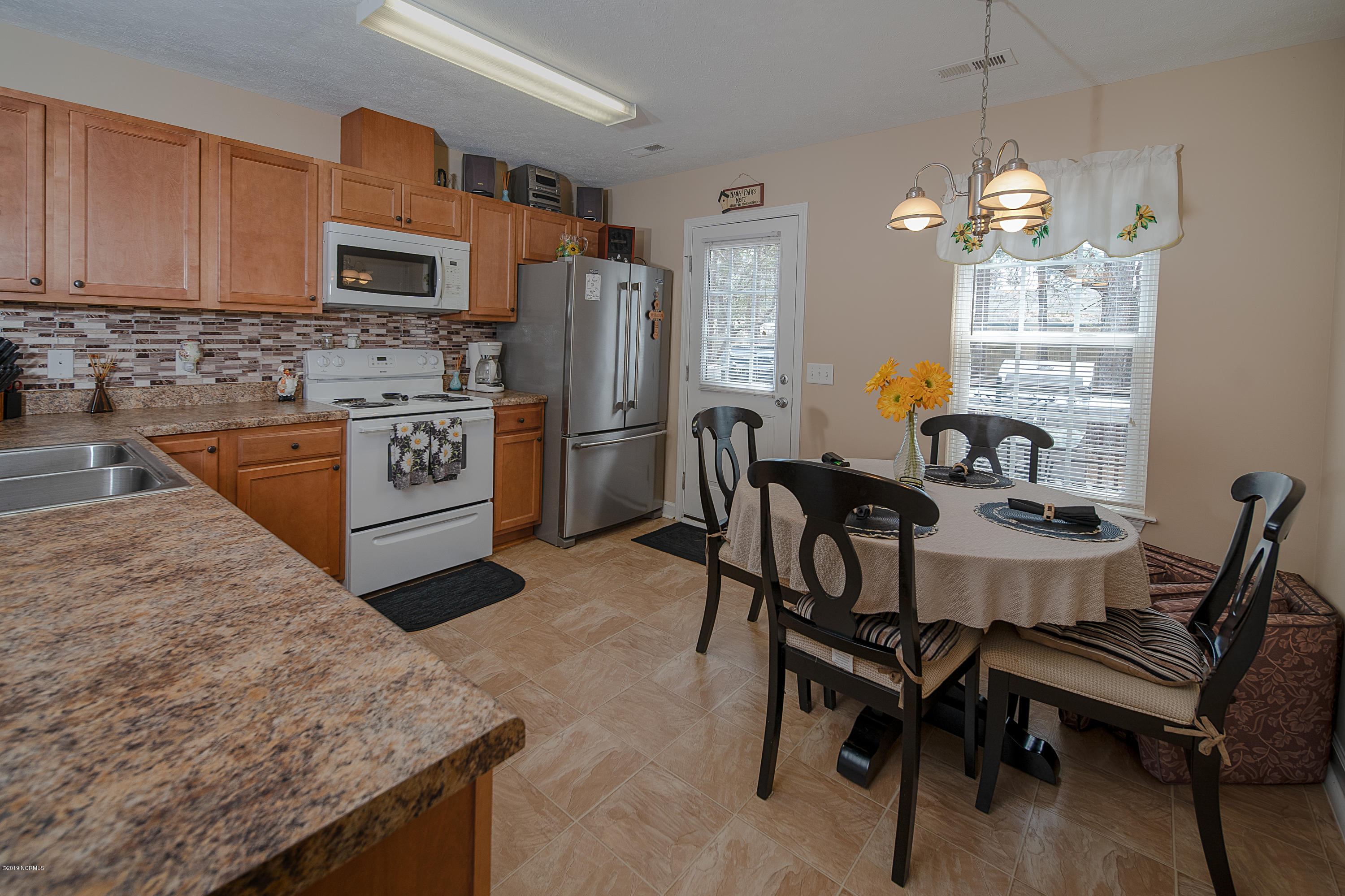 1002 Greenview Road Southport, NC 28461 - Photo 8 of 17 10120 Greenview-10