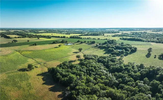 $834,600 | South Shawnee Heights Road, Quenemo, KS 66528