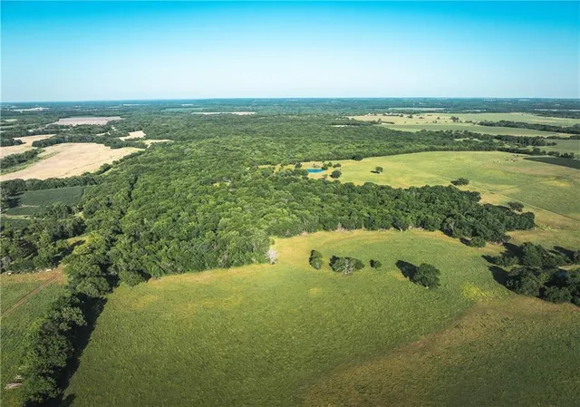 $834,600 | South Shawnee Heights Road, Quenemo, KS 66528