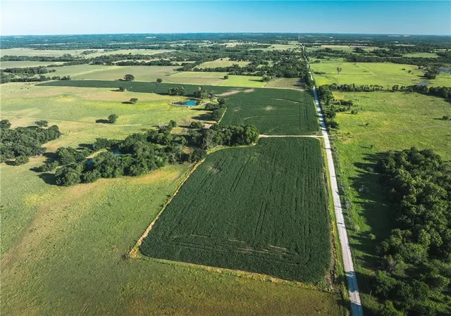 $834,600 | South Shawnee Heights Road, Quenemo, KS 66528