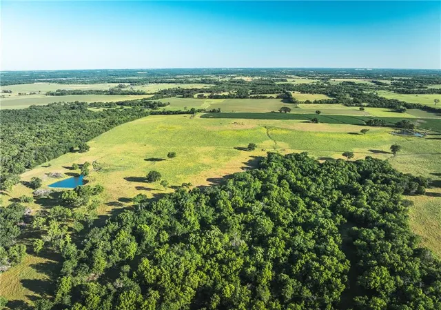 $834,600 | South Shawnee Heights Road, Quenemo, KS 66528
