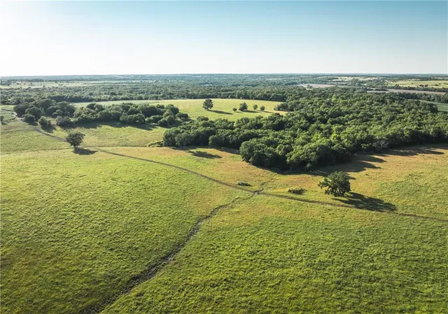 $834,600 | South Shawnee Heights Road, Quenemo, KS 66528