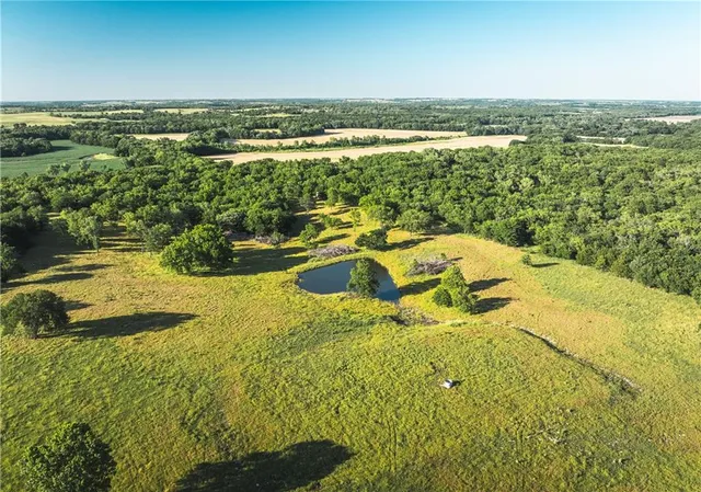 $834,600 | South Shawnee Heights Road, Quenemo, KS 66528