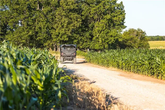 $834,600 | South Shawnee Heights Road, Quenemo, KS 66528