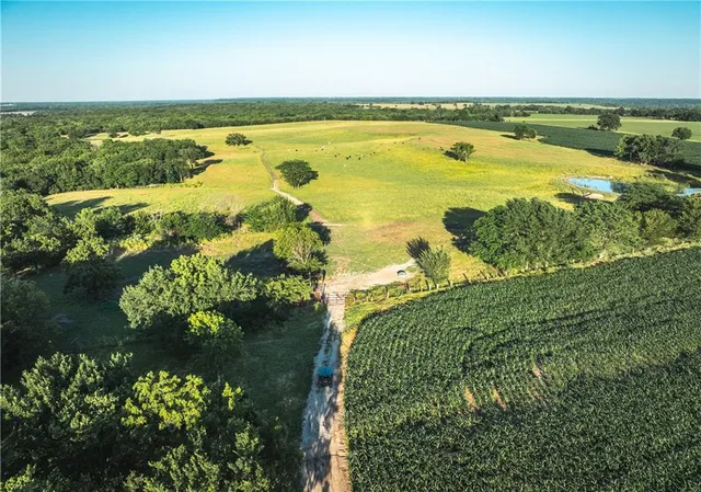 $834,600 | South Shawnee Heights Road, Quenemo, KS 66528