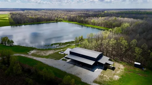 $4,500,000 | 6992 Blackhawk Acme Levee Road, Vidalia, LA 71373