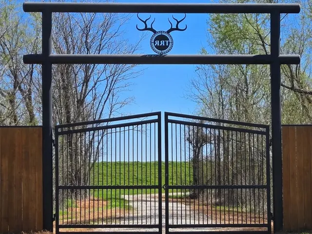 $4,500,000 | 6992 Blackhawk Acme Levee Road, Vidalia, LA 71373