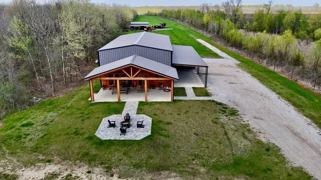 $4,500,000 | 6992 Blackhawk Acme Levee Road, Vidalia, LA 71373