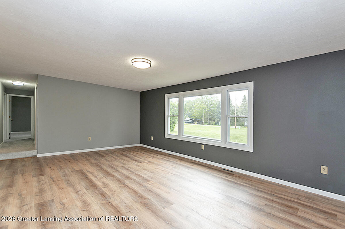 4404 West Columbia Road Mason, MI 48854 - Photo 6 of 29 03