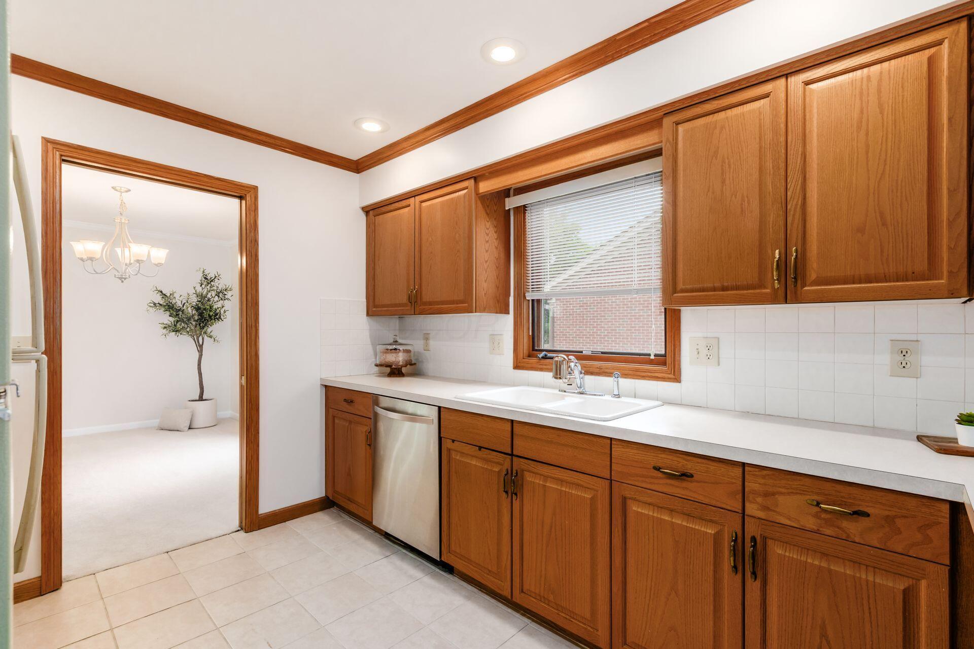 5717 Newgate Road Dublin, OH 43017 - Photo 11 of 33 014_te Rd Dublin OH 43017 USA