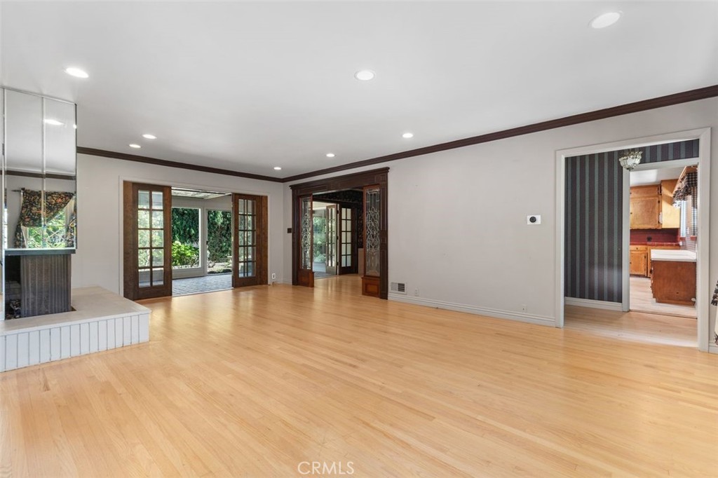 919 Sharon Road Santa Ana, CA 92706 - Photo 7 of 19 Gallery Image 7
