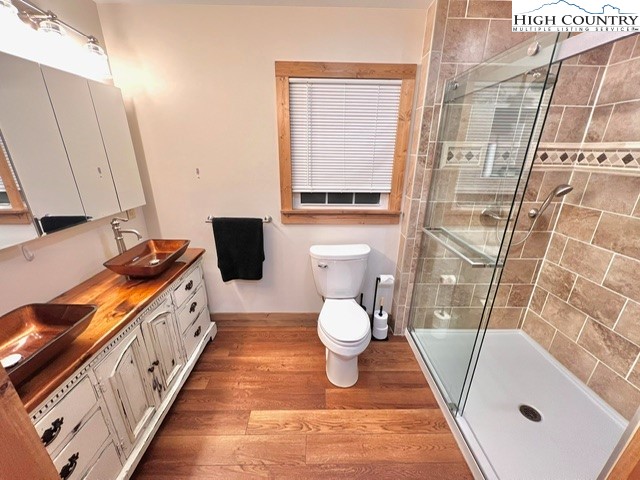 2141 Mt Jefferson Road West Jefferson, NC 28694 - Photo 11 of 35