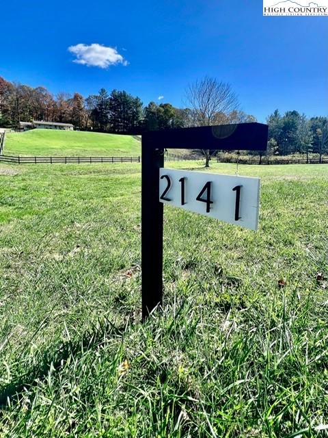 2141 Mt Jefferson Road West Jefferson, NC 28694 - Photo 2 of 35