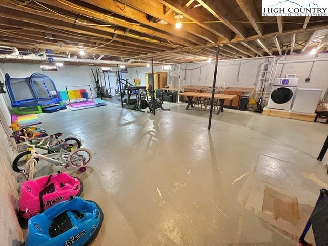 2141 Mt Jefferson Road West Jefferson, NC 28694 - Photo 25 of 35