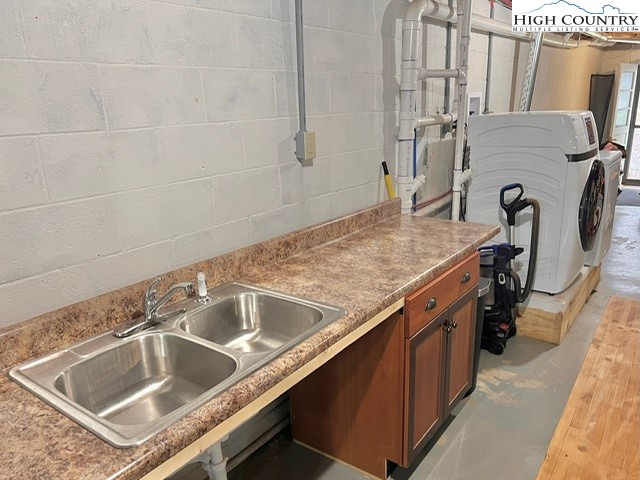 2141 Mt Jefferson Road West Jefferson, NC 28694 - Photo 29 of 35