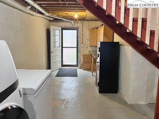 2141 Mt Jefferson Road West Jefferson, NC 28694 - Photo 30 of 35