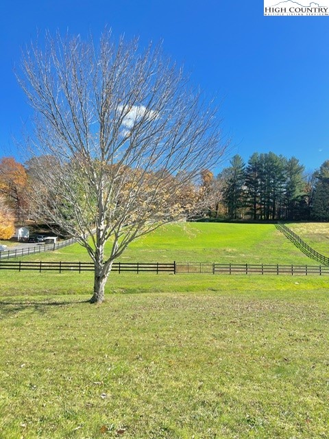 2141 Mt Jefferson Road West Jefferson, NC 28694 - Photo 3 of 35