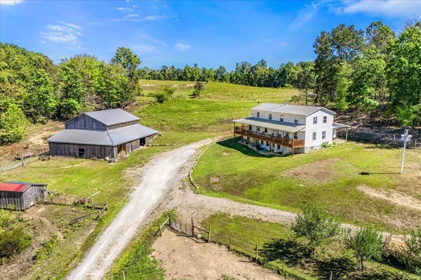 $330,000 | 508 Ky-2002, McKee, KY 40447