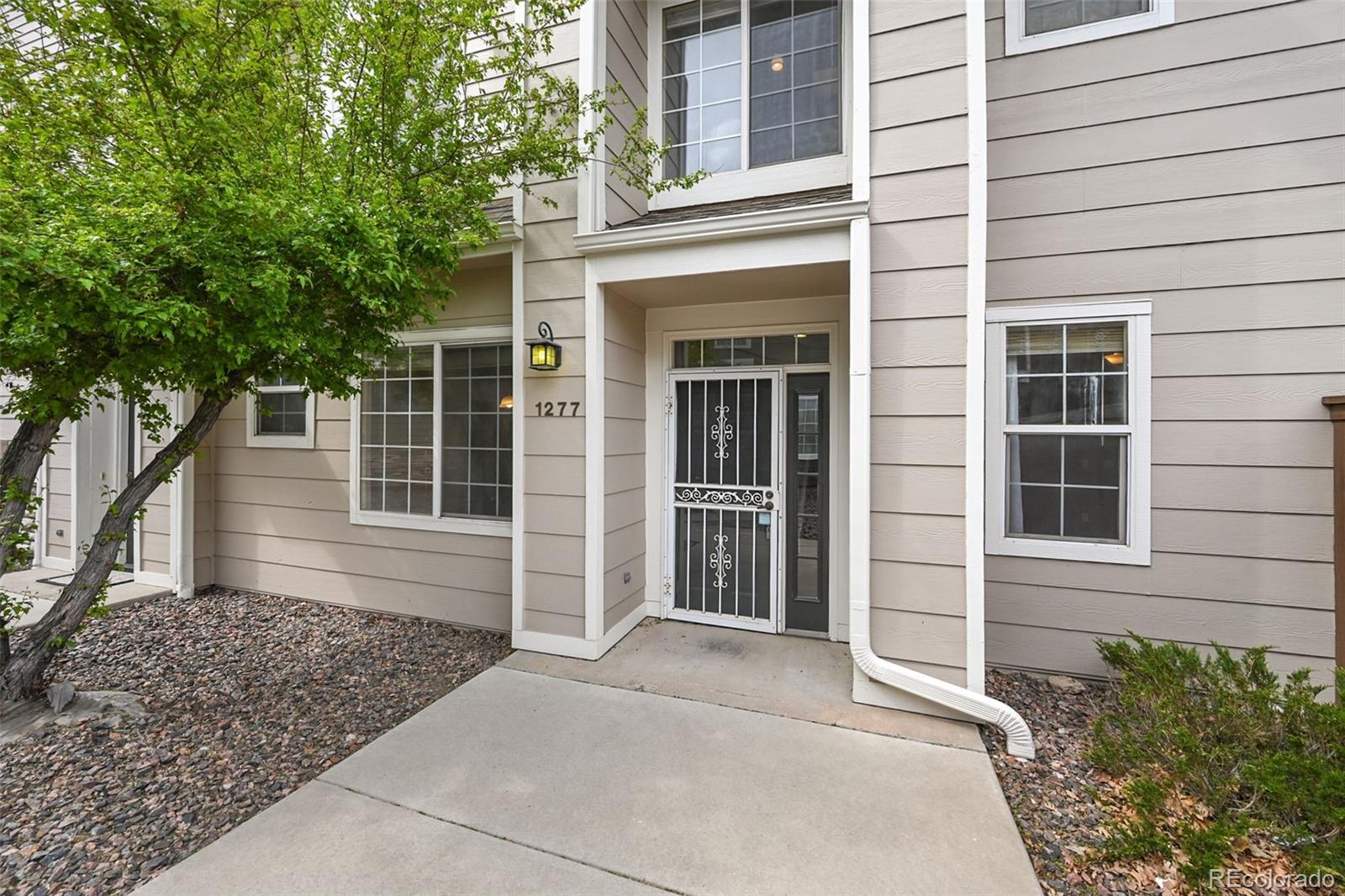 1277 Carlyle Park Circle Highlands Ranch, CO 80129 - Photo 2 of 25