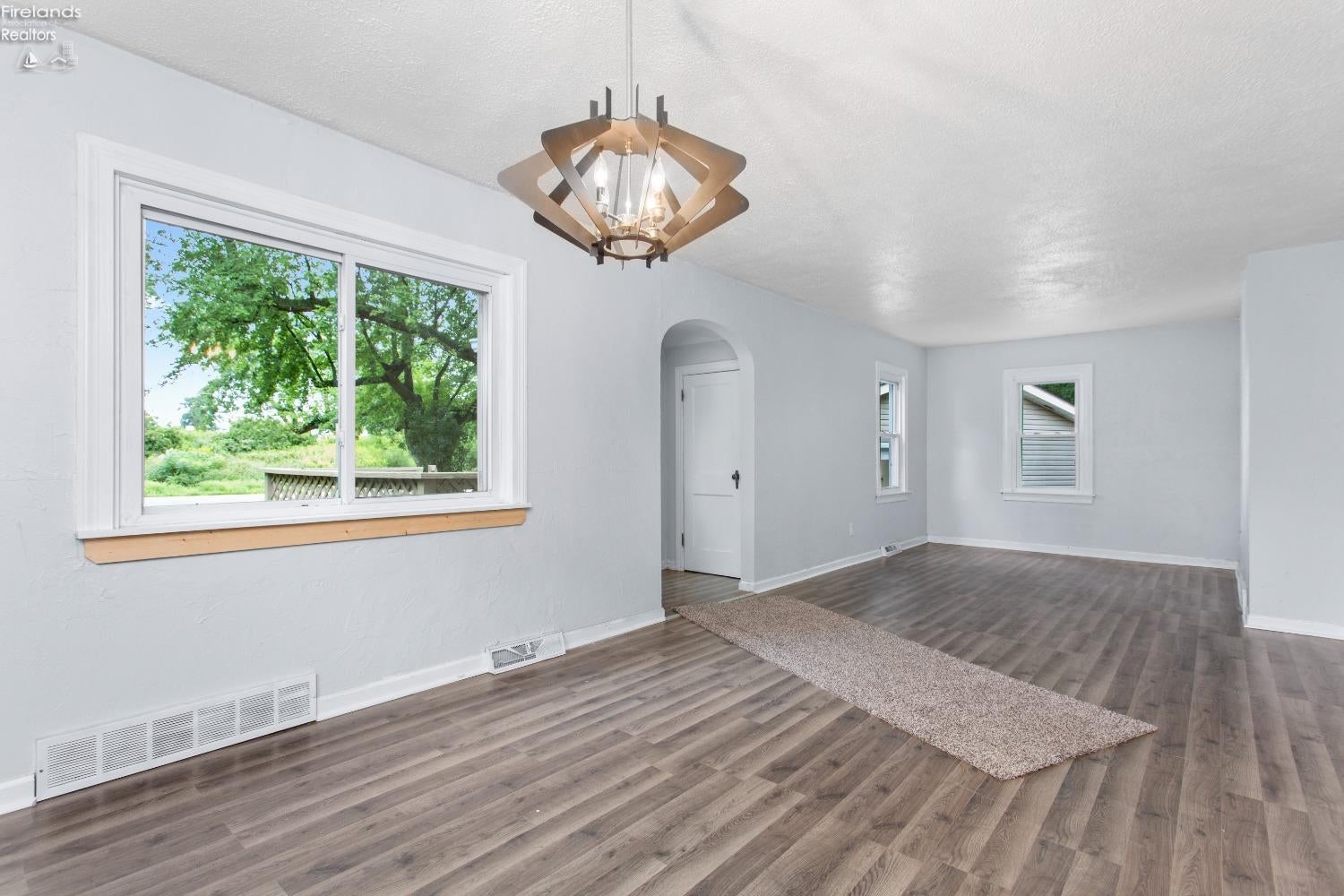 5706 Cleveland Road East Vermilion, OH 44089 - Photo 5 of 30 Gallery Image 5