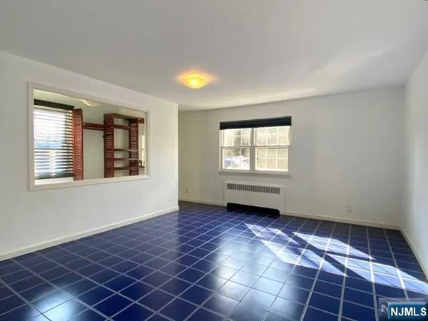 $4,800 | 330 Westview Avenue, Fort Lee, NJ 07024