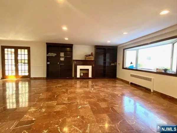 $4,800 | 330 Westview Avenue, Fort Lee, NJ 07024