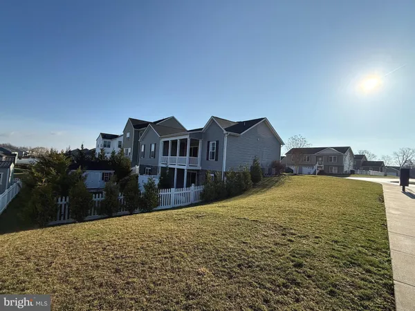 $588,800 | 210 Aylesbury Lane, Martinsburg, WV 25403