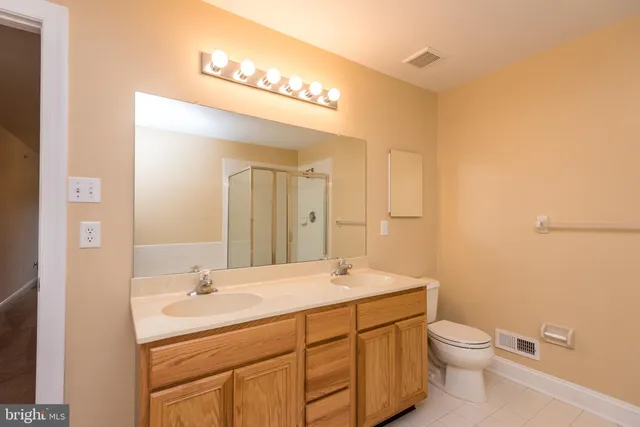 $3,200 | 3233 Meadow View Circle, Unit 155, Furlong, PA 18925