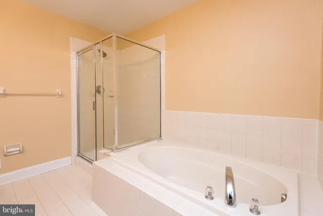 $3,200 | 3233 Meadow View Circle, Unit 155, Furlong, PA 18925