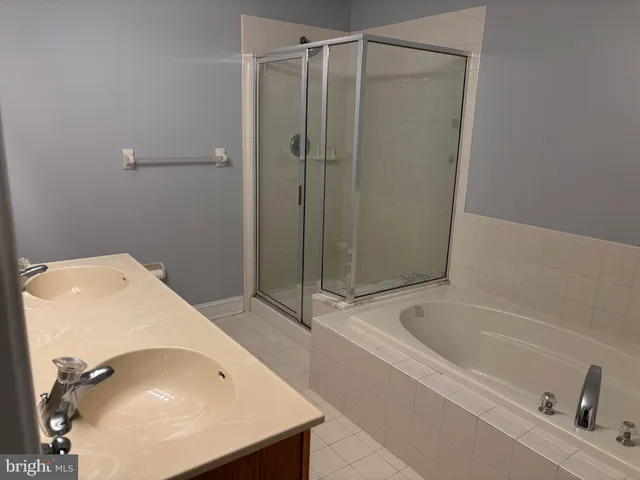 $3,200 | 3233 Meadow View Circle, Unit 155, Furlong, PA 18925