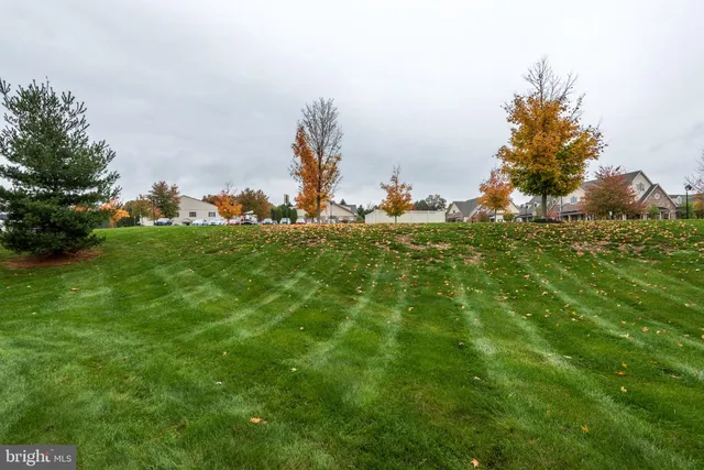 $3,200 | 3233 Meadow View Circle, Unit 155, Furlong, PA 18925