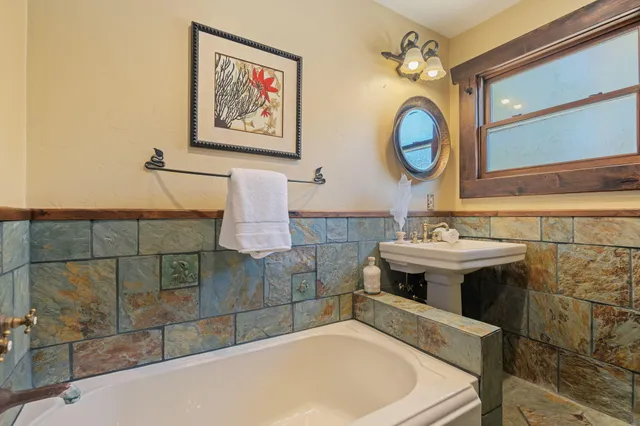 $3,450,000 | 3520 La Entrada, Santa Barbara, CA 93105