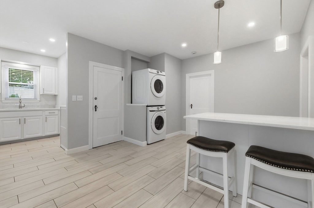 40 County Street, Unit 1 Peabody, MA 01960 - Photo 4 of 31